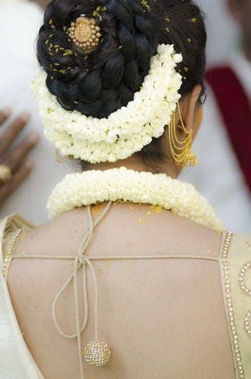 20 Classic Indian Bridal Hairstyles for A Stunning Look – SheIdeas