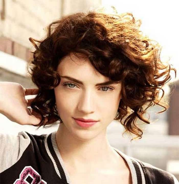 25 Elegant And Good Curly Hairstyles Ideas For Women 2020 Sheideas