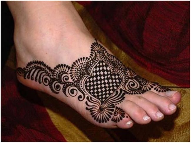 Latest Mehndi Design Image for Foot 2016