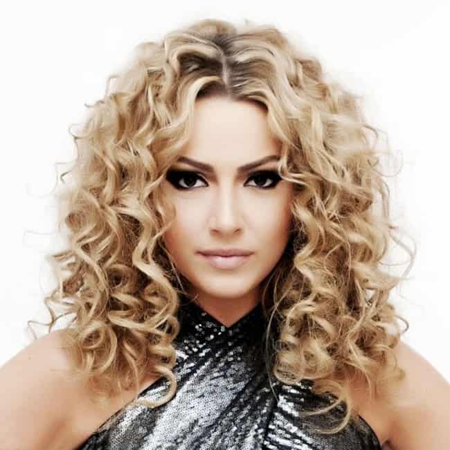 Shoulder Length Loose Curl Hairstyles for Women