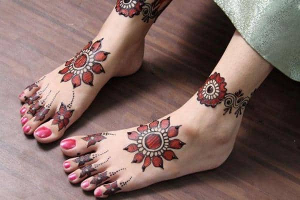 Trendy Feet Mehndi Design Images for Ladies 2016