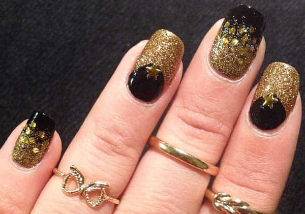 Trendy Nail Art With Golden Color for Christmas