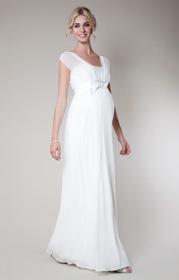 Amazing White Long Dresses for Pregnant