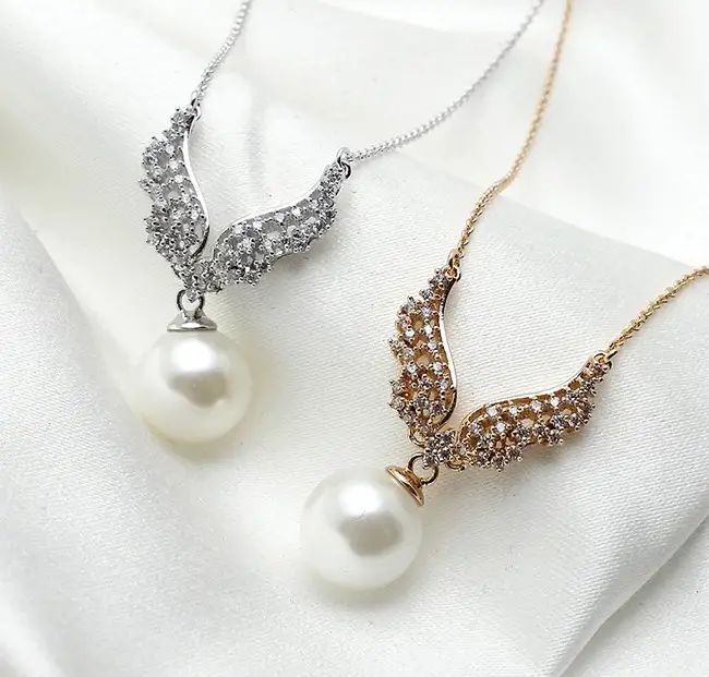 Diamond Pearl Pendant Necklace for Party