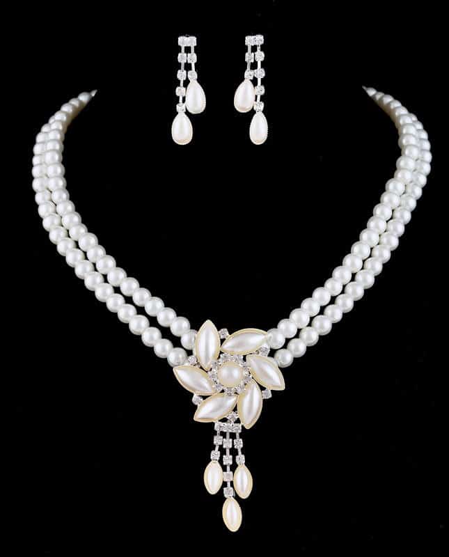 New Flower Charm Pearl Necklace for Brides