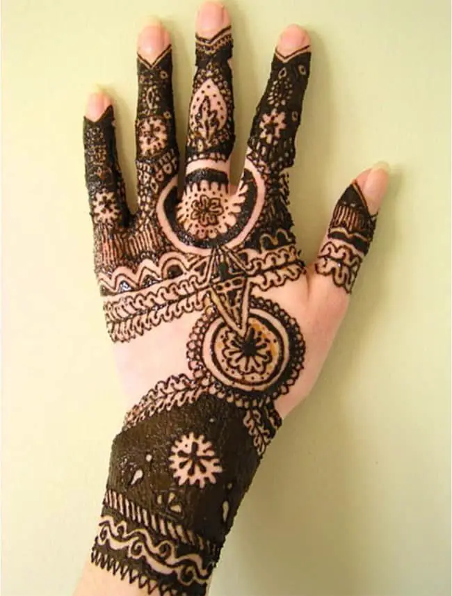 30 Delightful Eid Mehndi Designs 2019 – SheIdeas