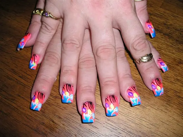 20 Cheerful Airbrush Nails Designs 2020 – SheIdeas