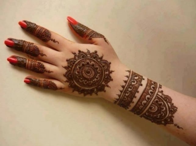 30 Delightful Eid Mehndi Designs 2019 – SheIdeas