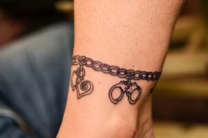 50 Remarkable Ankle Bracelet Tattoo Designs [2022 ] – SheIdeas