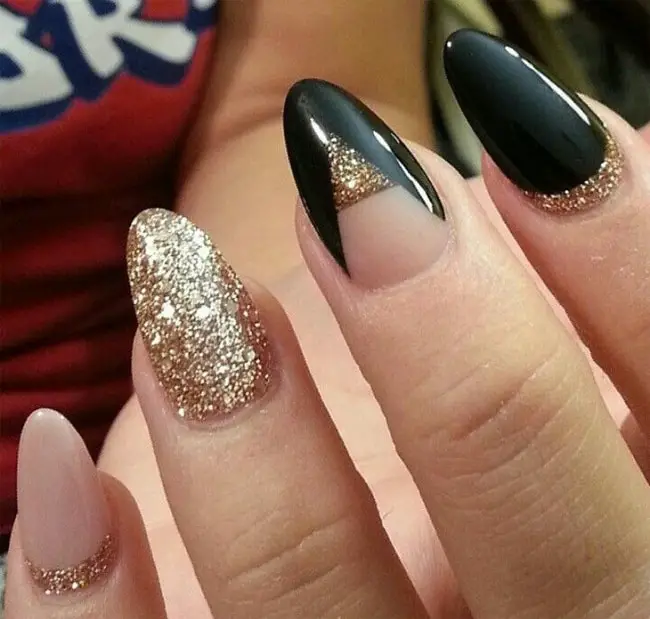 Black and Golden Long Nail Pattern Images