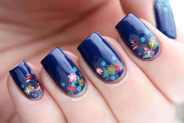 Stylish Blue Nail Polish Patterns for Winter 2017