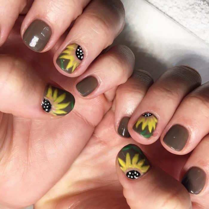 25 Amazing Sunflower Nail Designs for Girls – SheIdeas