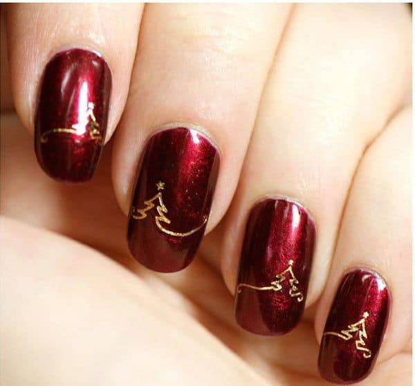 Amazing Christmas Nail Designs for Holiday Season