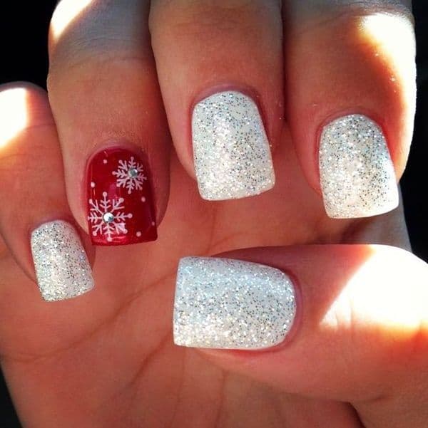 30 Attention-Grabbing Christmas Nail Designs – SheIdeas