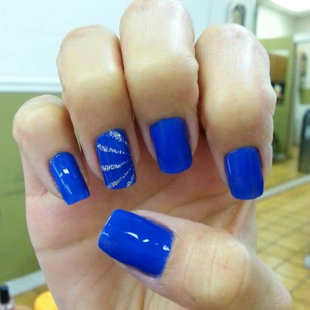 Attractive Blue Short Nails Designs for Girls