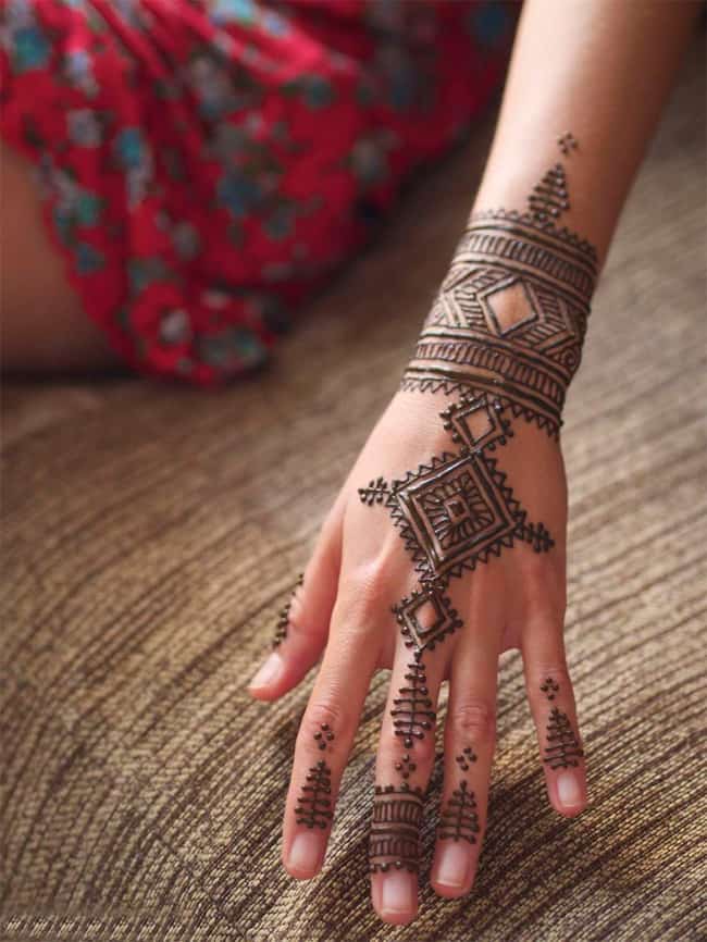 25 Magnificent Henna Cuff Designs for Inspiration SheIdeas