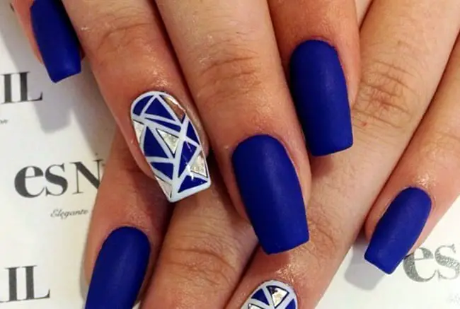 Trendy Blue and White Nail Design Ideas