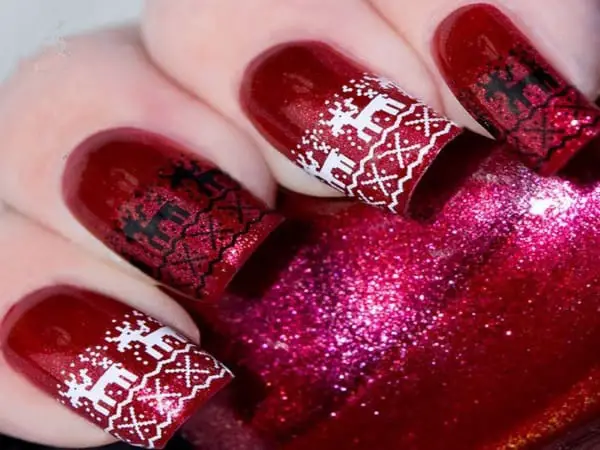 Wonderful Maroon Christmas Nail Paint Designs