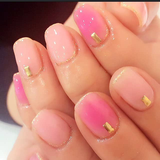 stunning-round-pink-gel-nails-ideas-for-women