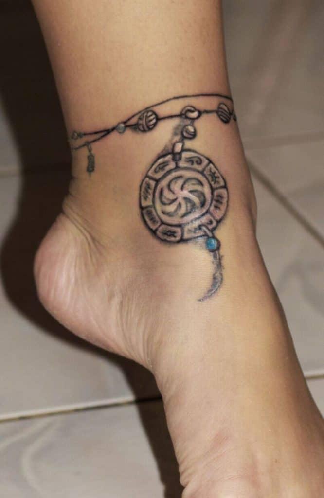 50 Remarkable Ankle Bracelet Tattoo Designs  2021 SheIdeas