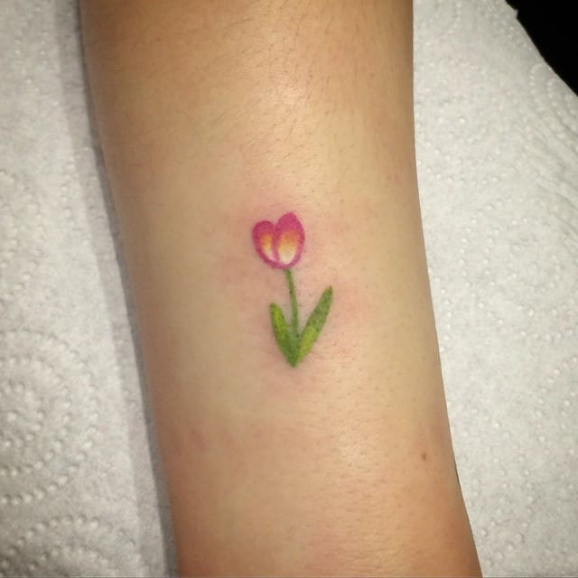 25 Eye Catching Tulip Tattoo Ideas Pictures SheIdeas