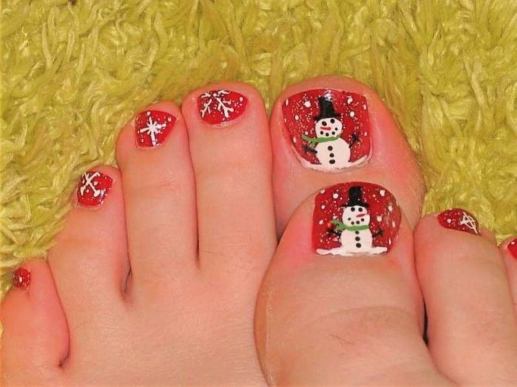 25. Christmas Snowman Nail Art on Toe.