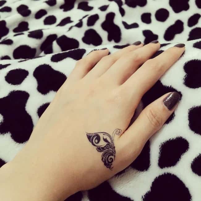 20-cool-small-hand-tattoos-images-for-ladies-sheideas