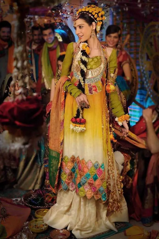 30 Latest Pakistani Bridal Mehndi Dresses Pictures 2019 Sheideas 