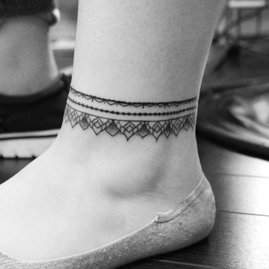 50 Remarkable Ankle Bracelet Tattoo Designs [2022 ] SheIdeas