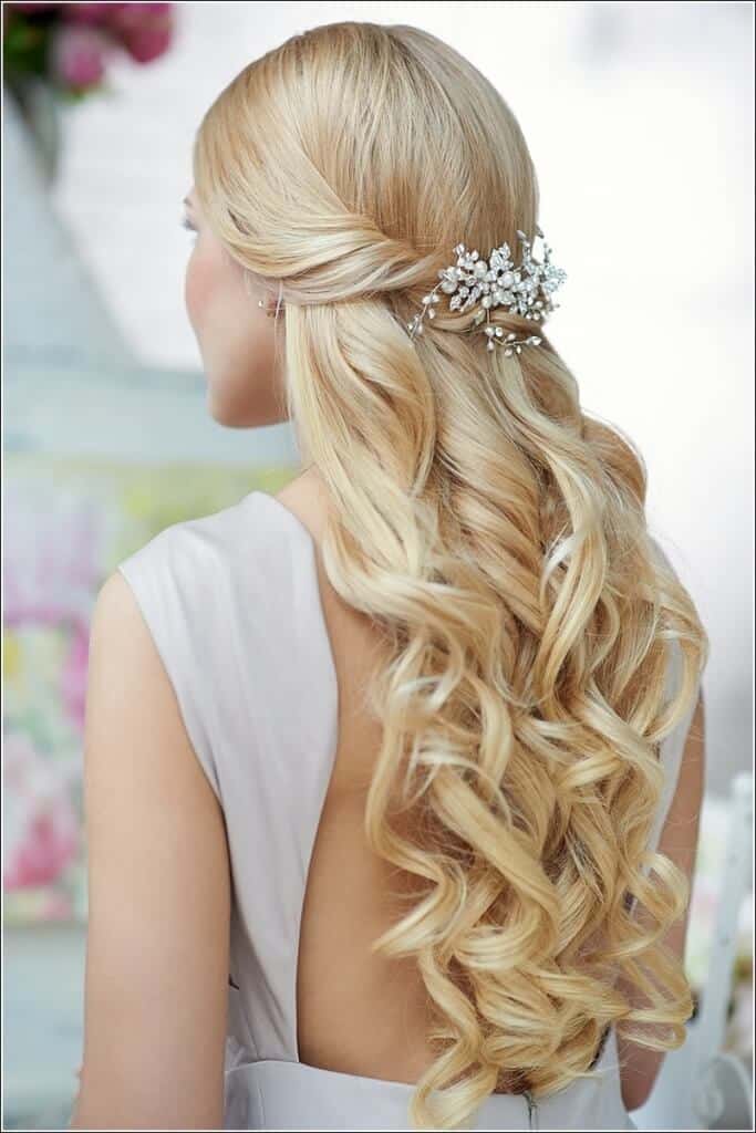 30 Beautiful Wedding Guest Hairstyle Ideas 2021 Sheideas