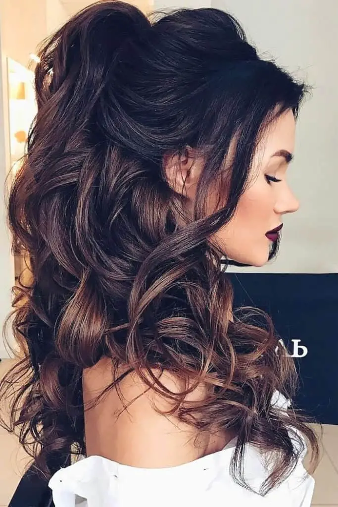 30 Beautiful Wedding Guest Hairstyle Ideas 2021 Sheideas