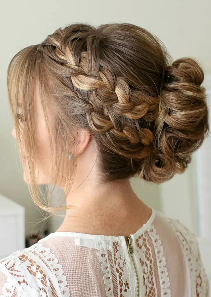  Easy Short Hairstyles For Wedding Guest with Curly Hair