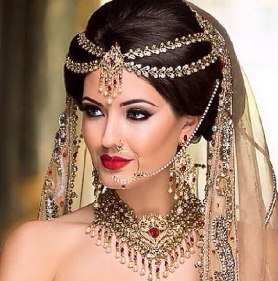 10 Exquisite Indian Bridal Hairstyles for Round Face – SheIdeas