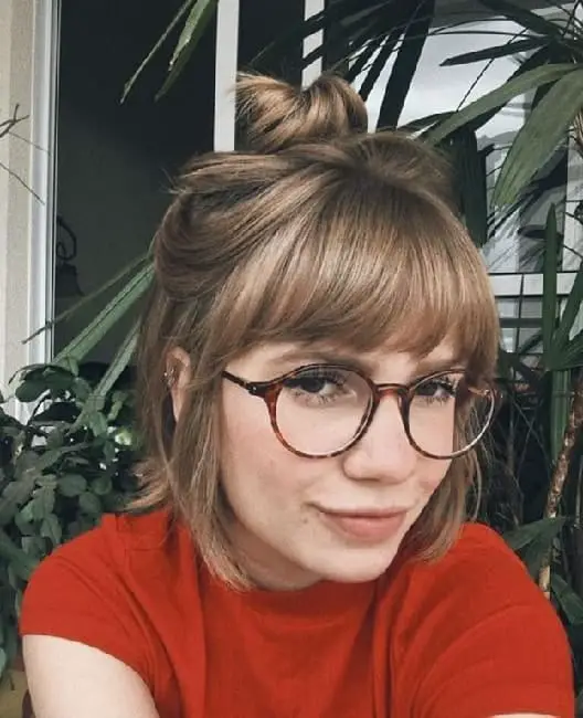 23 Captivating Hairstyles With Bangs And Glasses For Women Sheideas