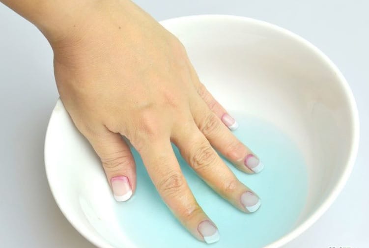 how-to-take-off-acrylic-nails-with-hot-water-at-home-sheideas