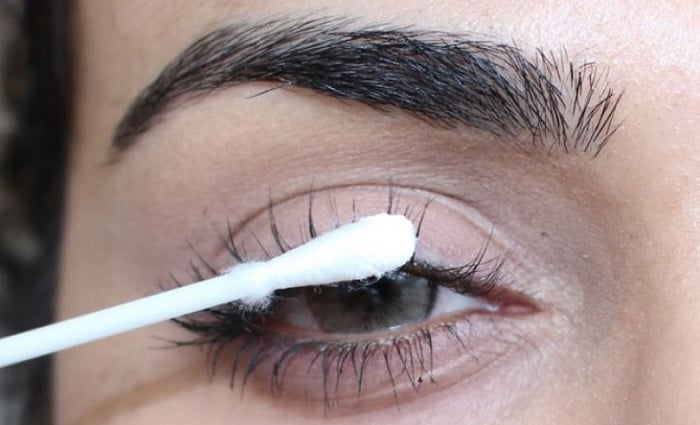 How to Use Argan Oil for Eyelashes