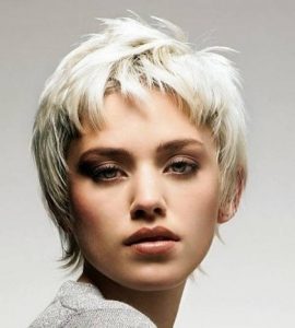 12 Tempting Short Layered Haircuts for Thick Hair (2023) – SheIdeas