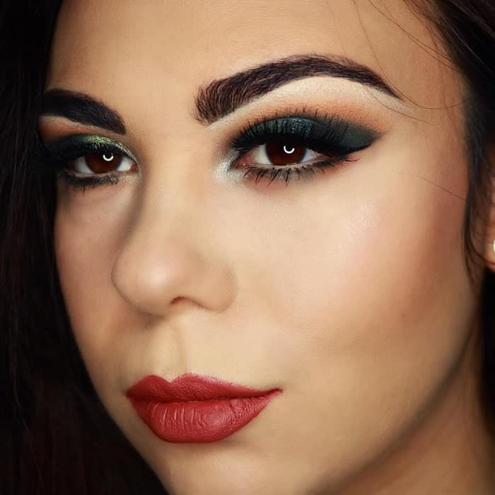 smokey black eye makeup look