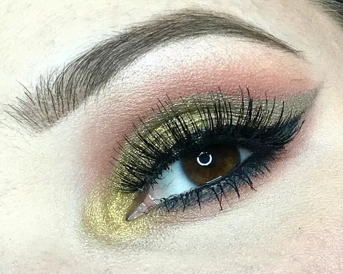 gold eye makeup for dark brown eyes