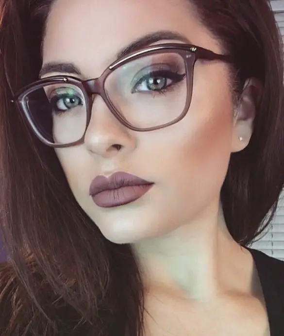 10 Dazzling Eye Makeup Ideas for Women with Glasses SheIdeas