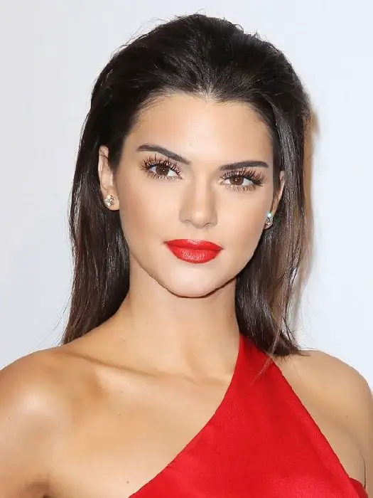 30 Vibrant Makeup Looks to Wear with Red Dresses SheIdeas