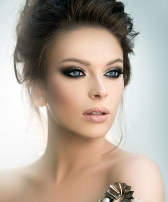 smokey eye look for women with small eyes