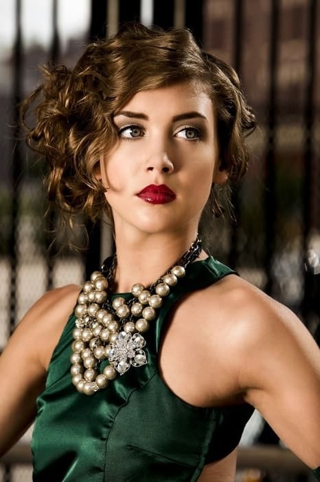 makeup ideas for emerald green dress