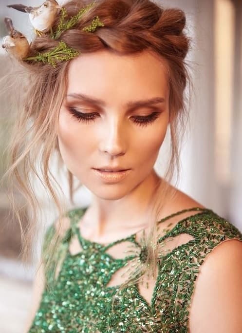 nude makeup for green dress