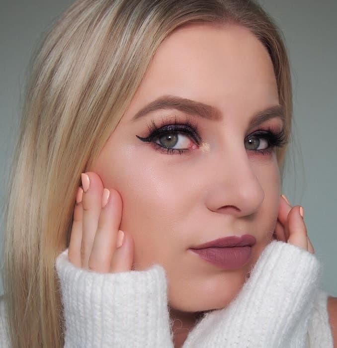 makeup looks for blonde girl