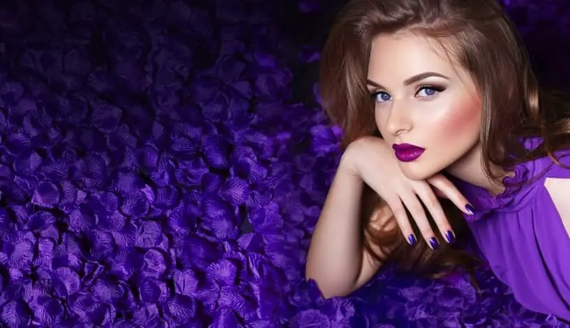 makeup looks for purple dress