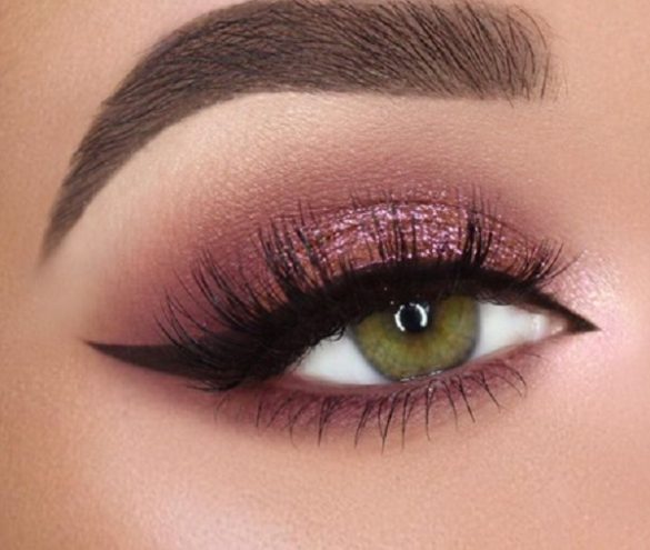 45 Pink Eye Makeup Looks to Make You Feel Dolled Up – SheIdeas